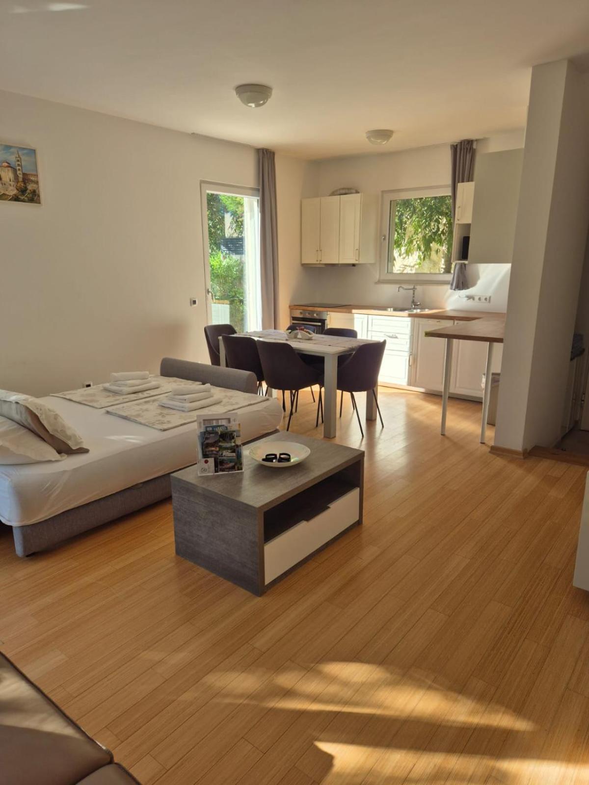 Luxury Two-Floor Apartment In Petrcane With Garden And Pool Екстер'єр фото