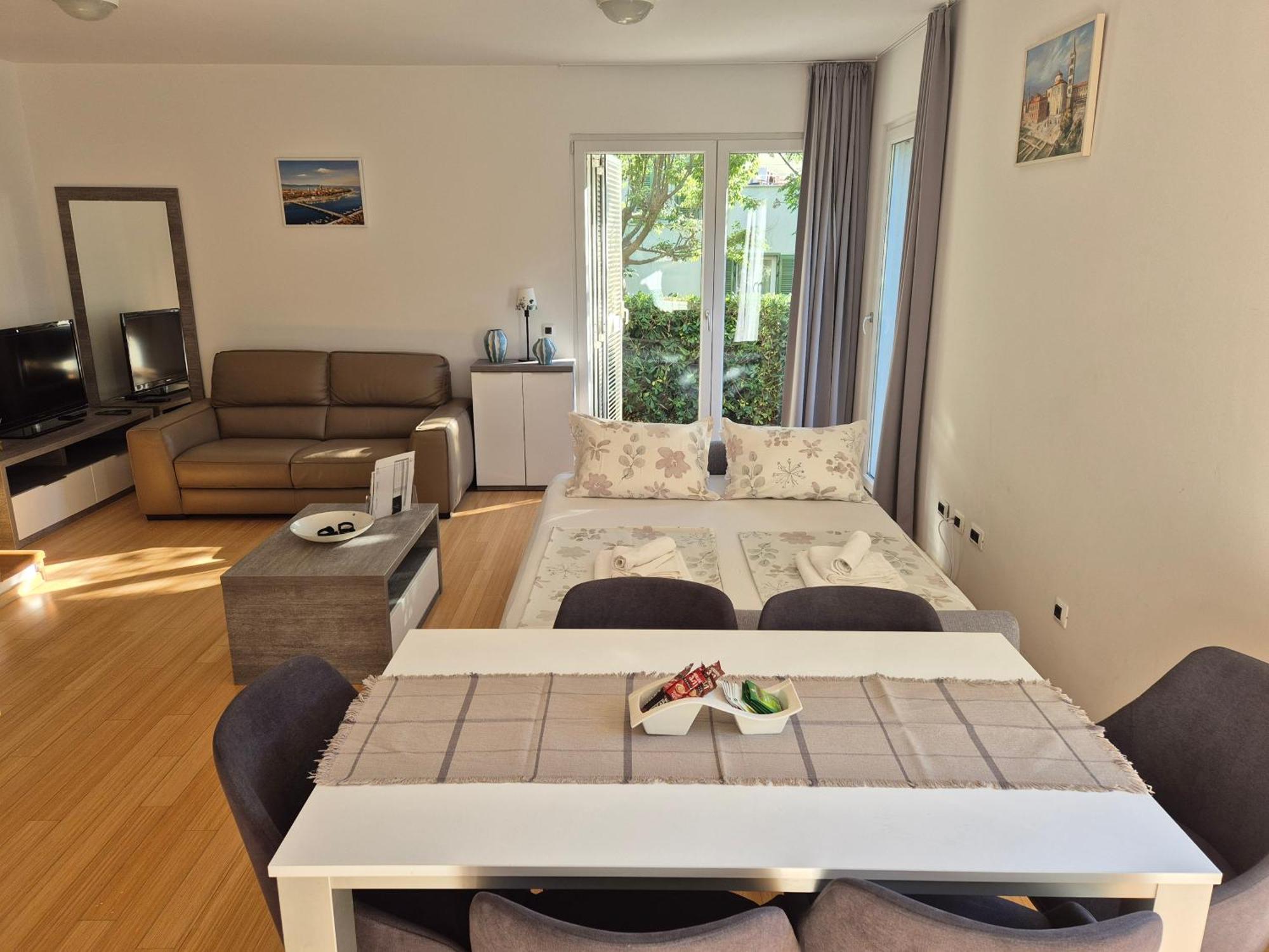 Luxury Two-Floor Apartment In Petrcane With Garden And Pool Екстер'єр фото